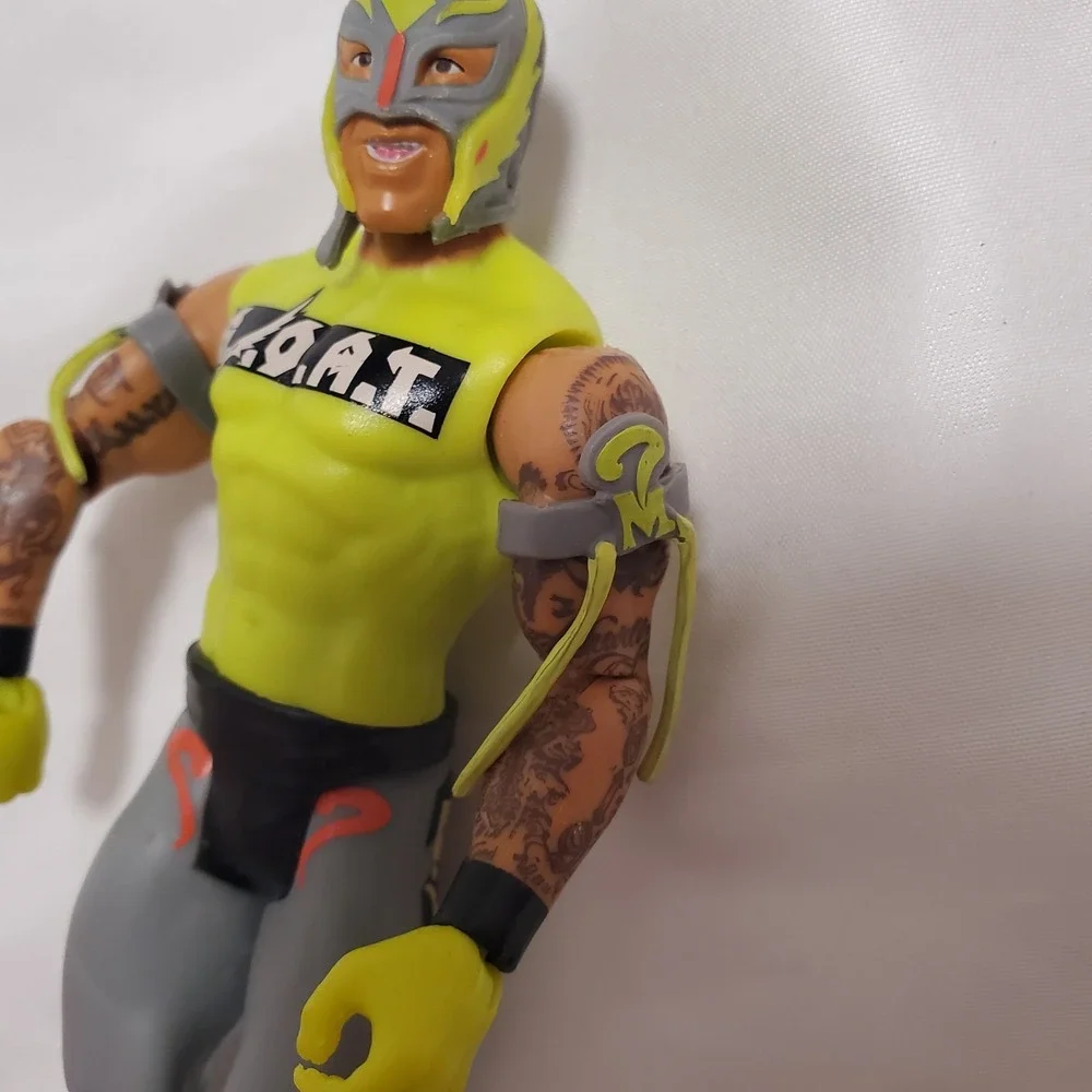 WWE Series #124 REY MYSTERIO 6